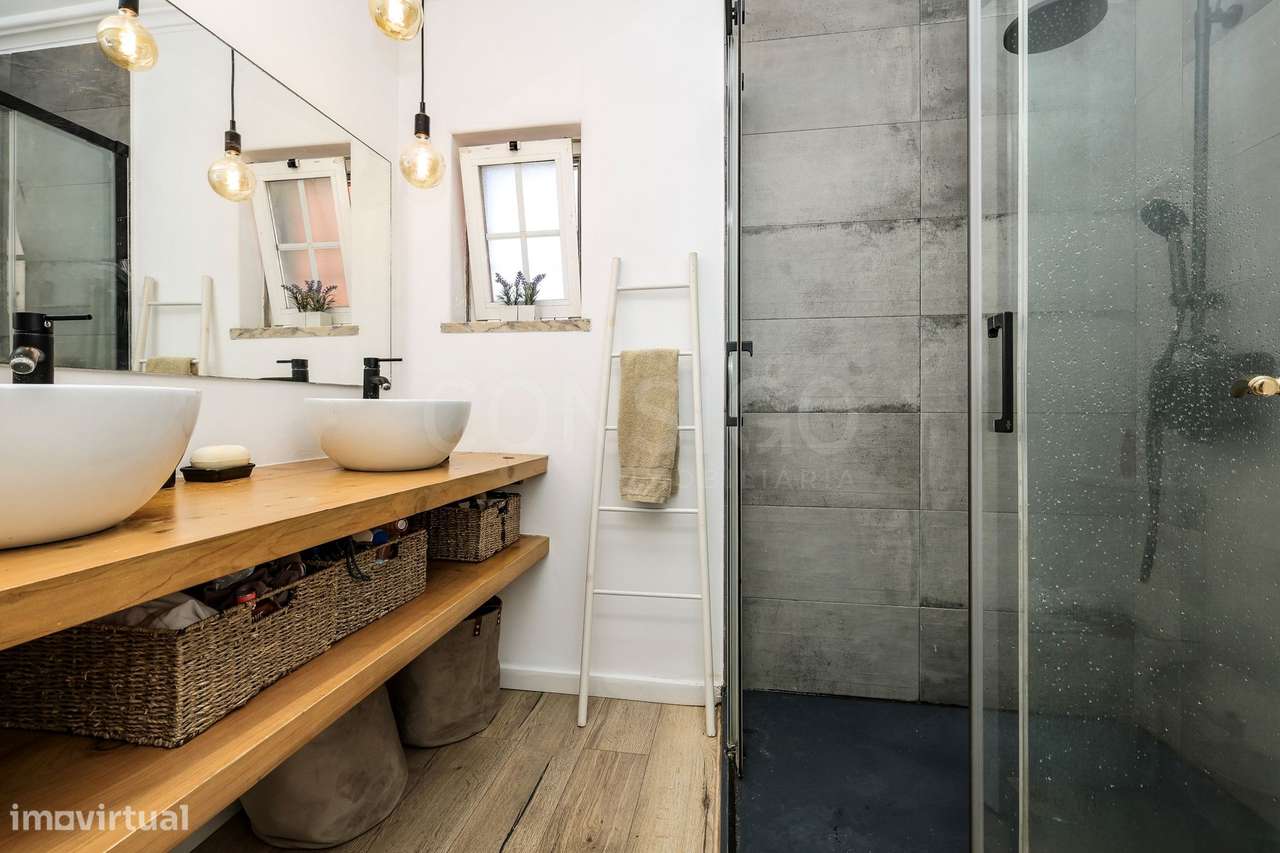 T3 com jardim privado, condomínio com piscina ,2 Estacionamentos + 1 a-22