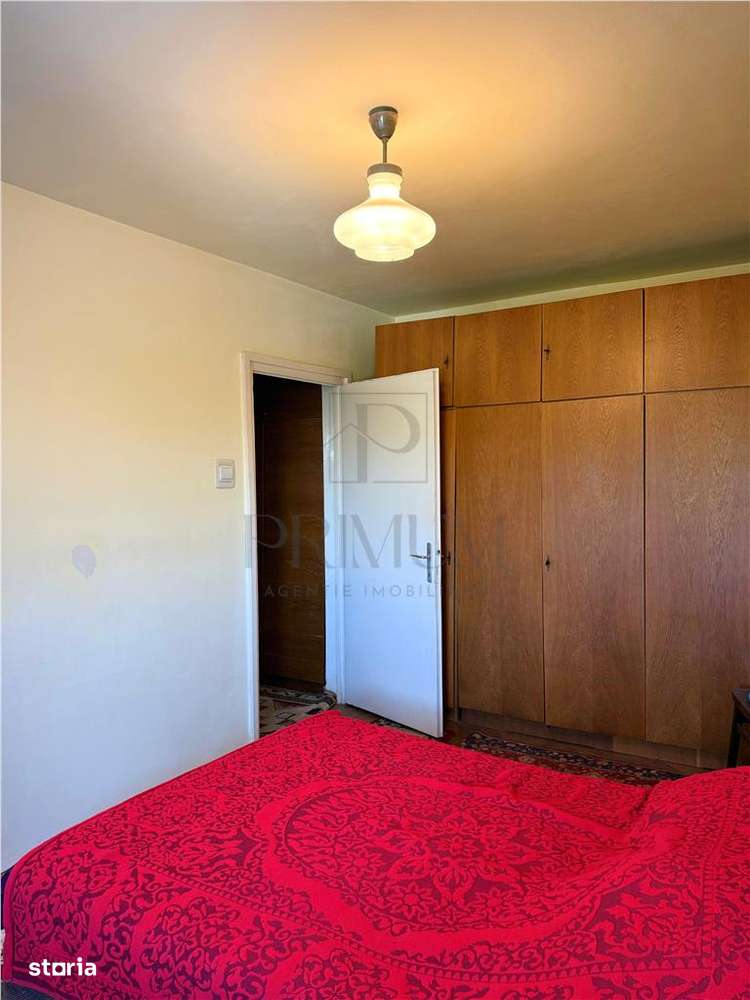 Semicentral - decomandat - etaj 3 - centrala proprie - vedere pe 2 lat - Imagine principală: 5/7