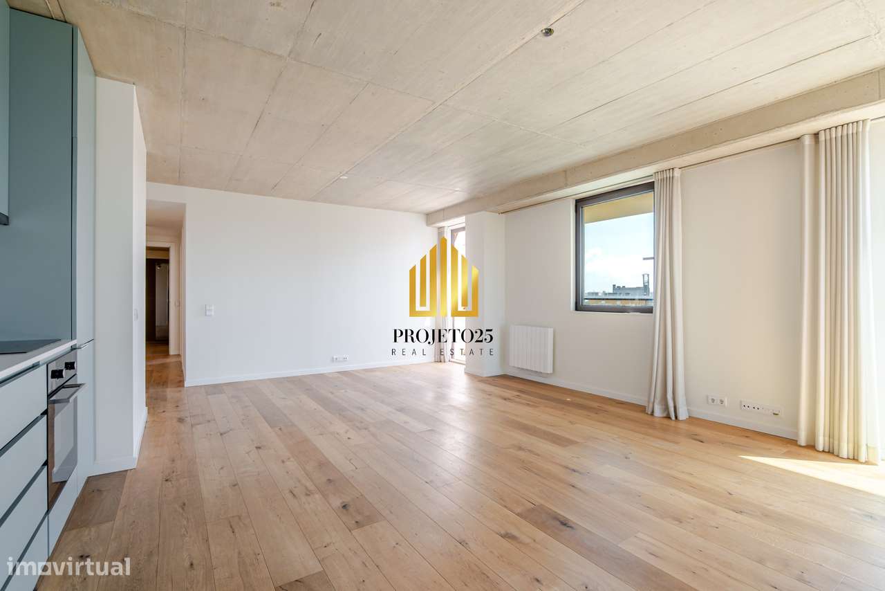 Apartamento T2, 3 Varandas Sul e Poente 13º Piso Vistas Deslumbrantes!-13