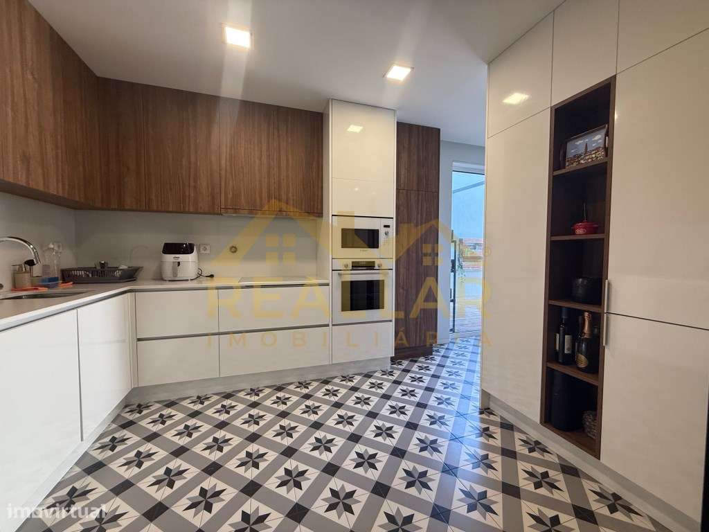 MARAVILHOSO APARTAMENTO T3 COM TERRAÇO - Grande imagem: 4/29