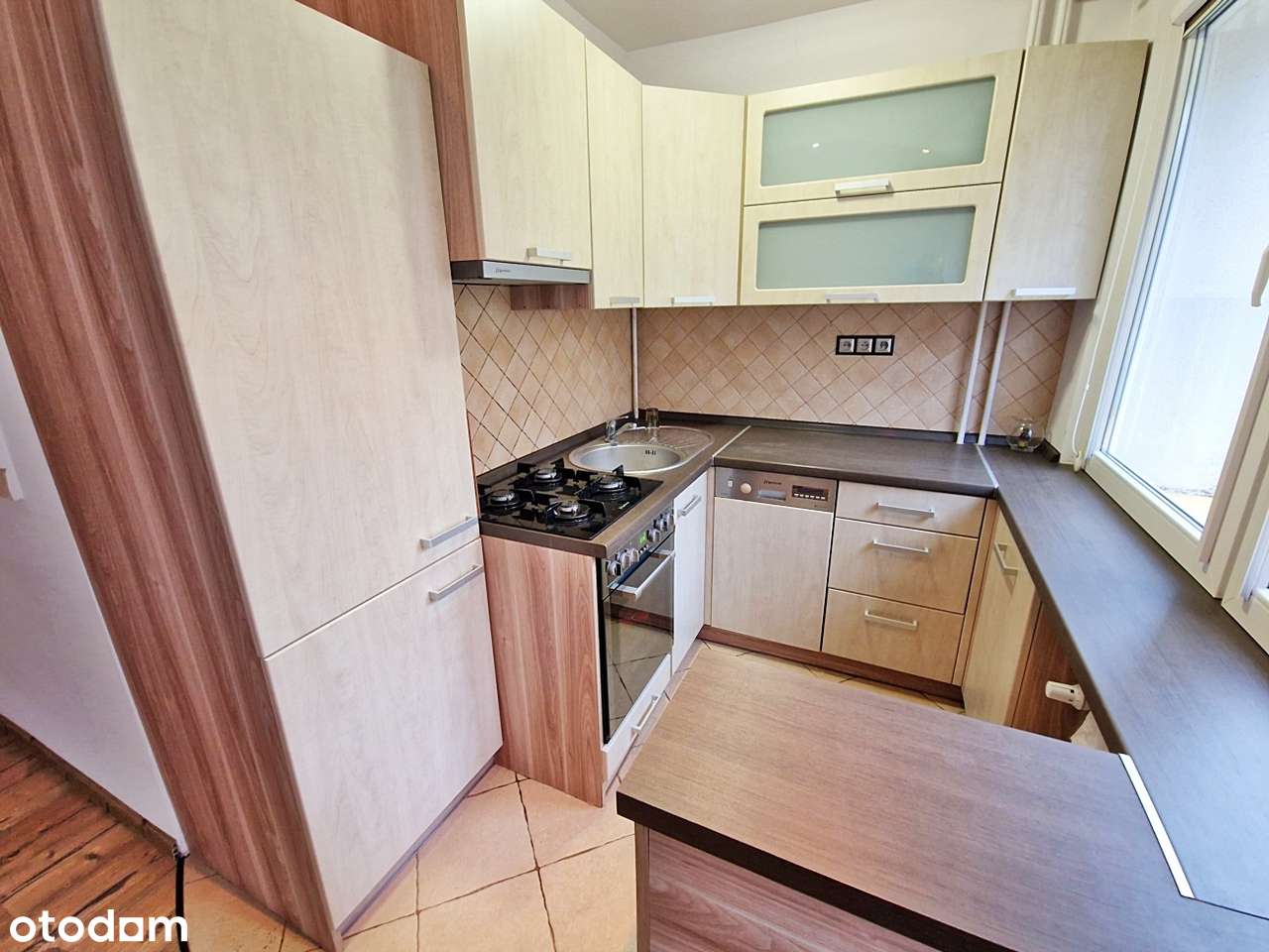 Ładne 2 pokojowe, I piętro, wyposażona kuchnia ze sprzętem. - Pełny obrazek: 2/14