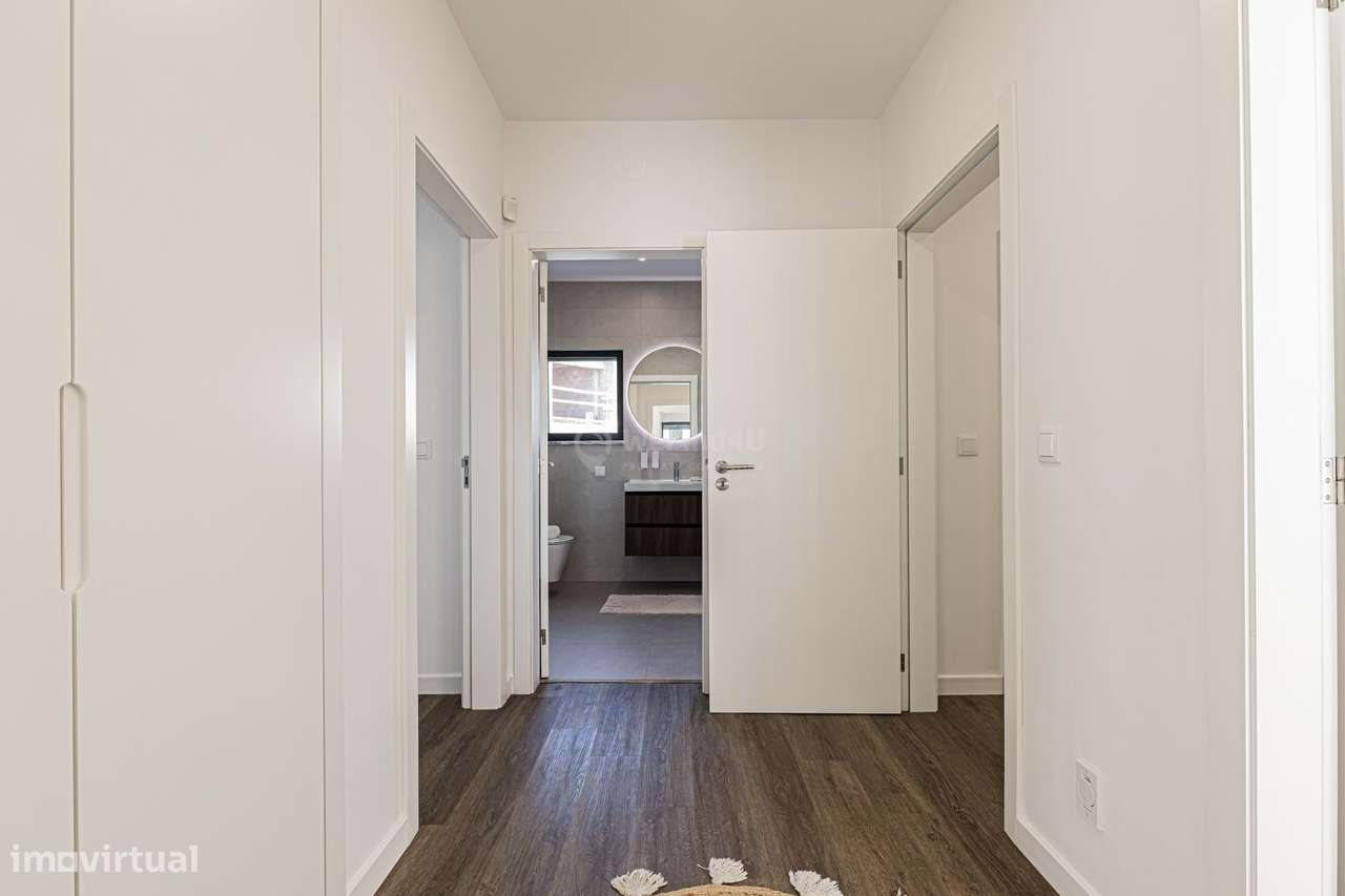 Moradia Térrea T3 c/piscina, lote de 474m² - Única na Caparica-19