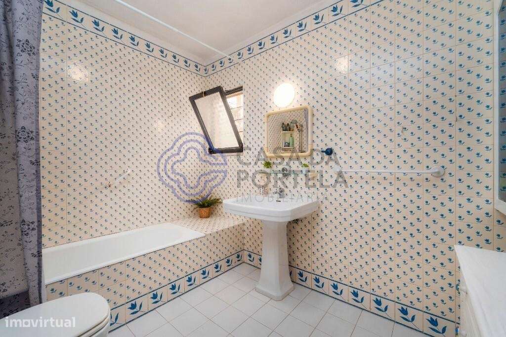 Magnífica Moradia T3 com Vista Mar e Localização Estratégica – Loulé-31