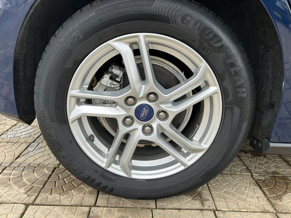Ford Focus - foto 29