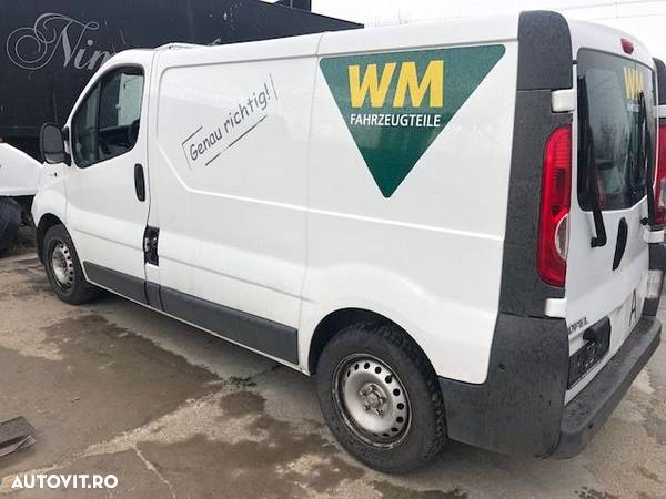 Dezmembrez Opel Vivaro 2.0 diesel - 5