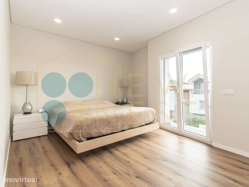 Moradia T4 com piscina e garagem nas Manteigadas | Setúbal-30