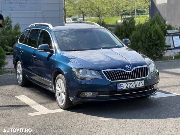 Skoda Superb Combi 2.0 TDI 4X4 Elegance - 7