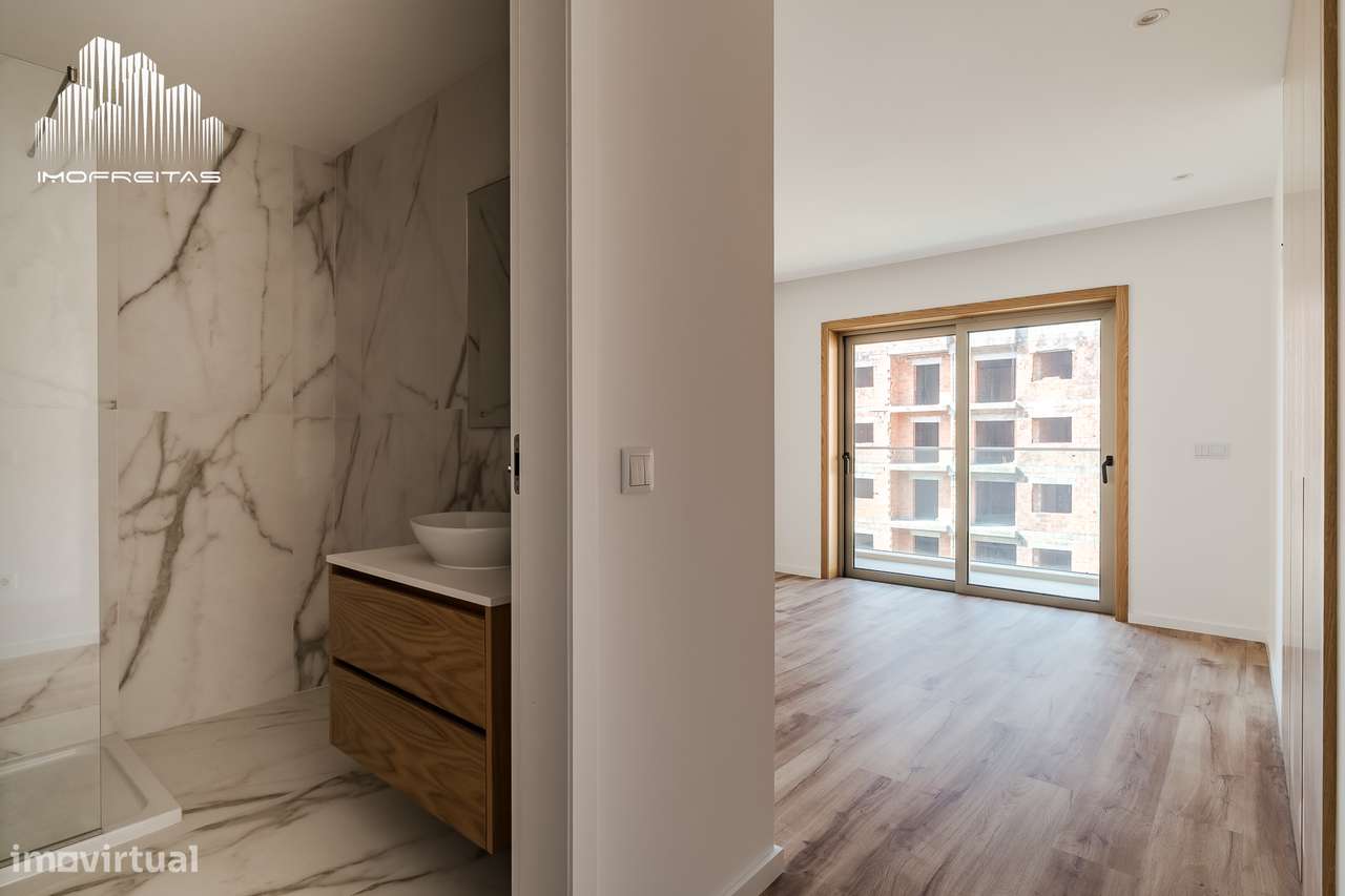 Apartamento T2 Novo com Garagem Fechada para 2 Carros-12