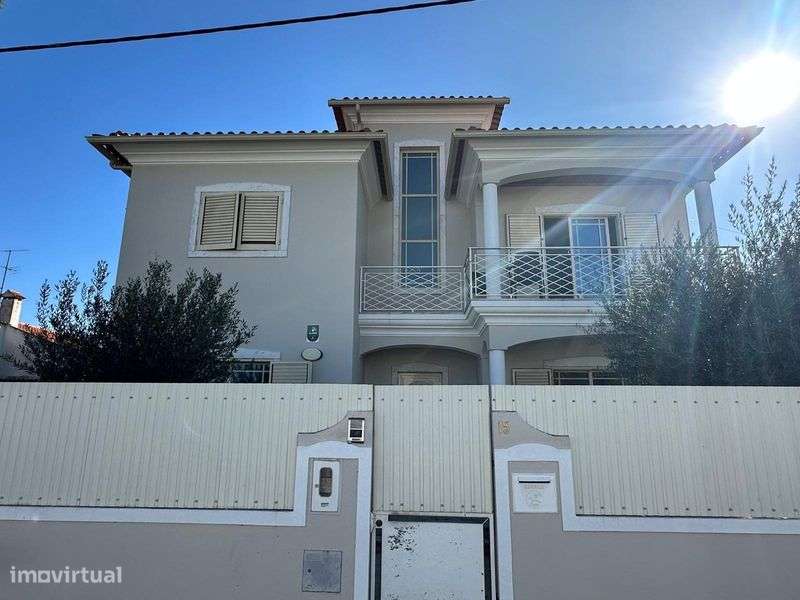 Moradia independente à venda em Aroeira - Almada. - Grande imagem: 4/12