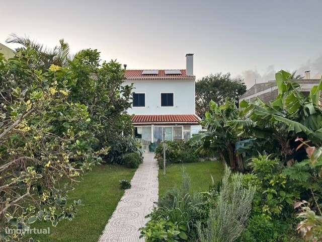 Moradia T4+1 em Ponta Delgada: Junto às Praias do Pópulo - Grande imagem: 3/43