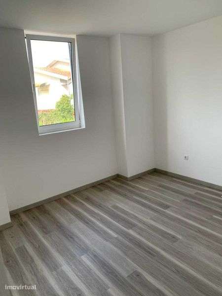 Apartamento T2 Totalmente renovado - Grande imagem: 4/9
