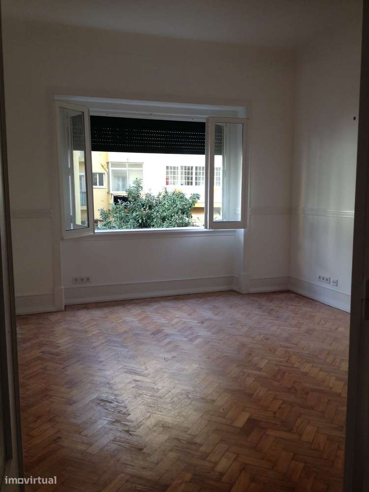 Apartamento T3+1 em Campo de Ourique - Grande imagem: 2/14