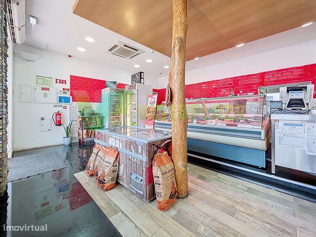 Talho em Funcionamento no Centro da Cidade Portimão - Loja Totalmen...-14