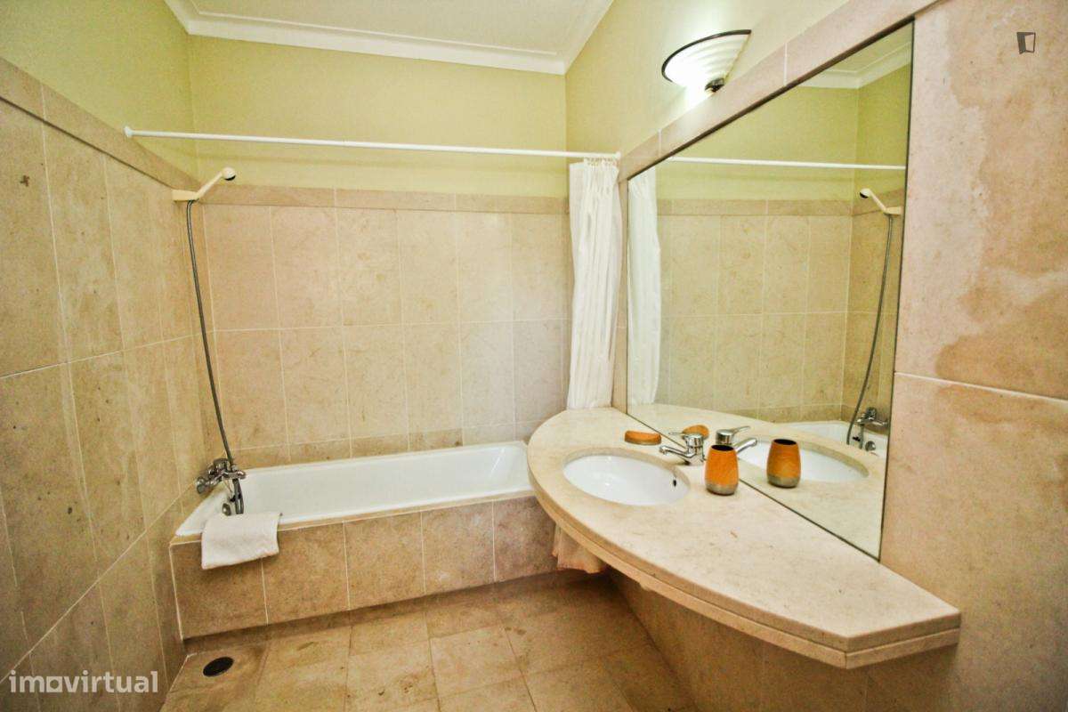 Quarto - localizado em Lagos - Grande imagem: 3/5