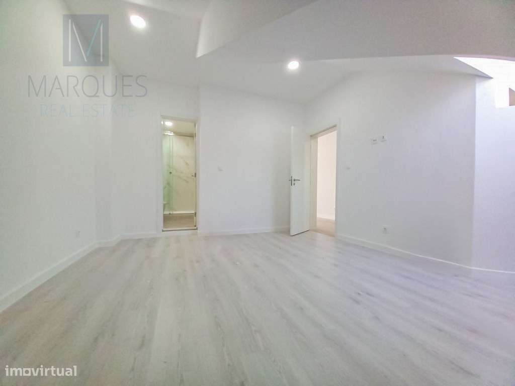 Apartamento T3 Duplex com garagem na Costa de Caparica-16