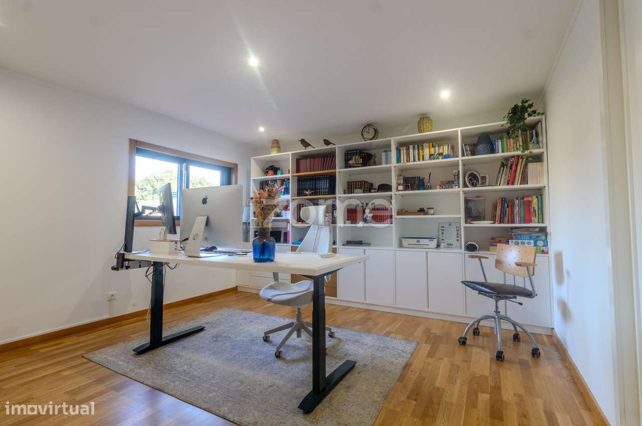 Moradia T4 Piscina e Vista Rio na Encosta do Douro-27