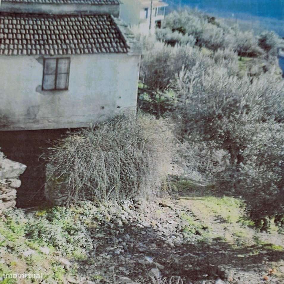 Casa de Aldeia, tipologia T2 + Sótão para recuperação total-13