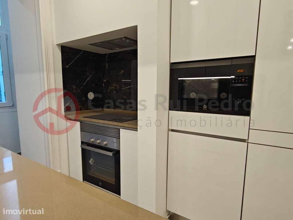 Apartamento T3 totalmente remodelado na Penha de França em Lisboa - Grande imagem: 4/33