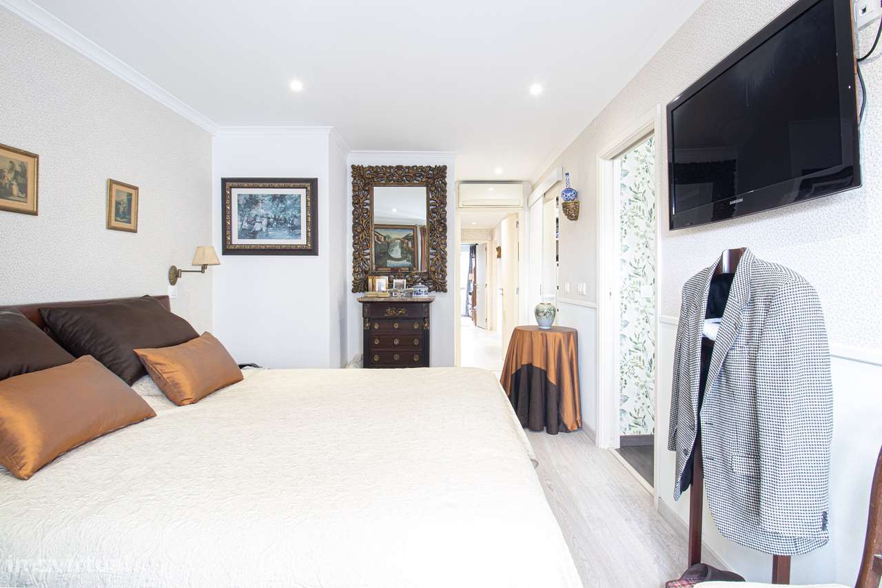 Apartamento T4  remodelado em Carnaxide-13