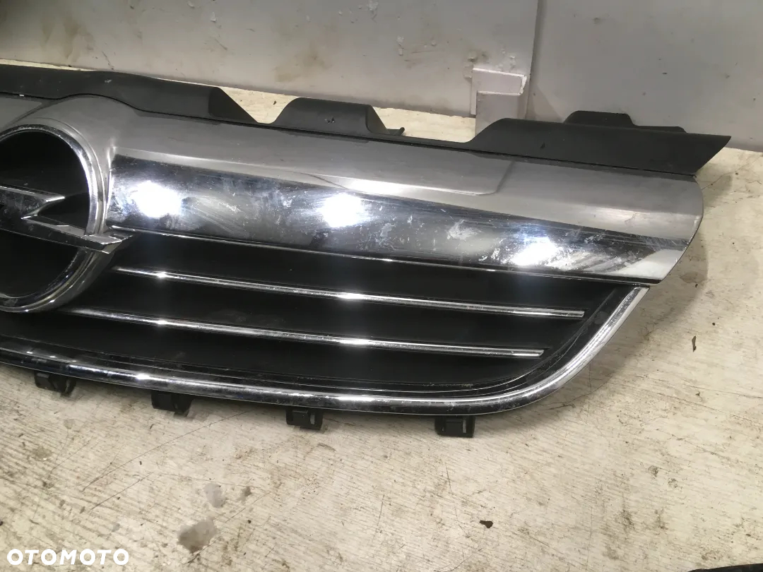 ATRAPA GRILL OPEL ZAFIRA B LIFT 13247331 - 2