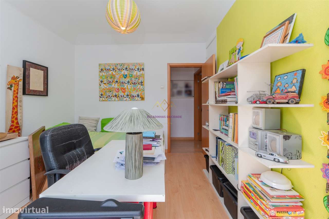 Moradia única à venda numa das melhores ruas de Oeiras-24