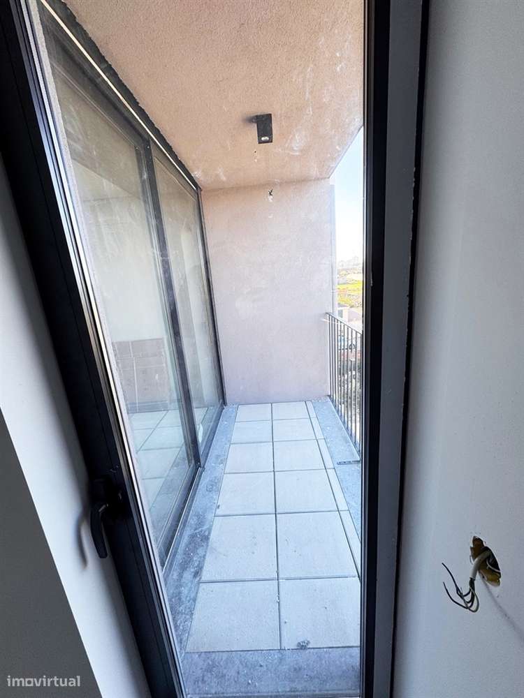 T2 Novo com varanda, garagem -Hospital São João - Universidades-31