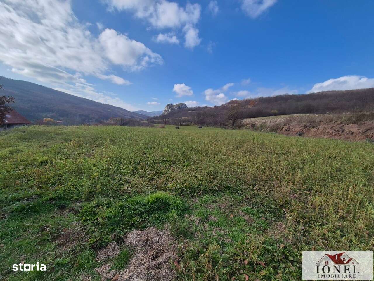 Vanzare teren in Ampoita-2