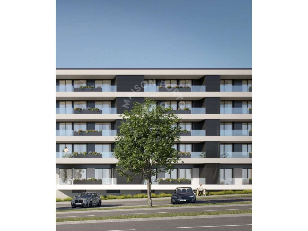 Apartamento T2 com Varanda em Condomínio Fechado na Avenida da Cond... - Grande imagem: 3/14