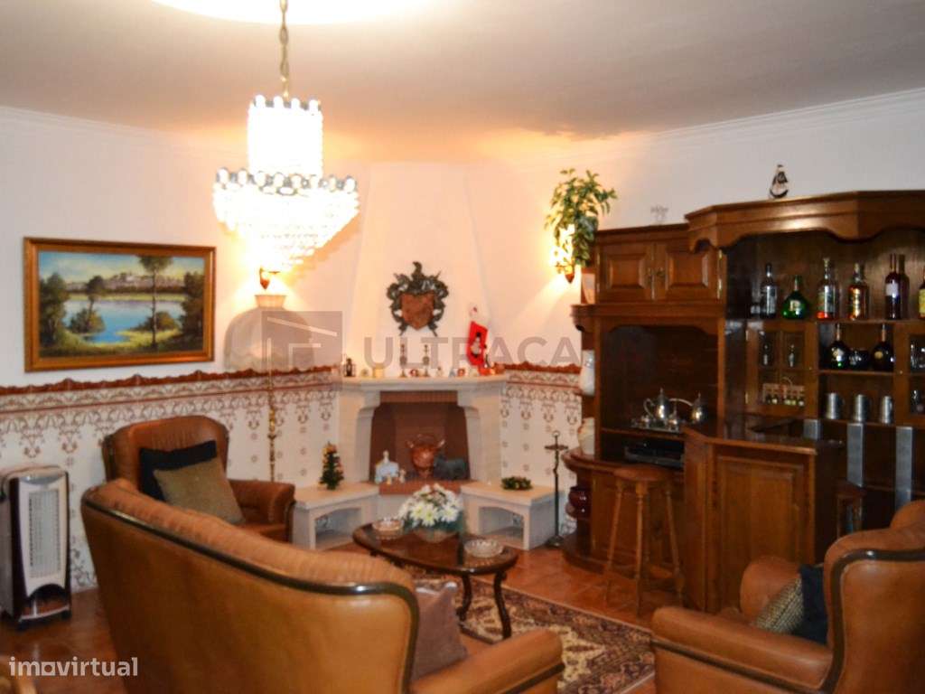 Vende-se excelente Moradia V7 com Jardim, Terraço e Garagem em Algu...-4