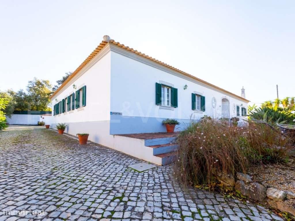 Moradia T3 com Piscina em São Brás de Alportel-34