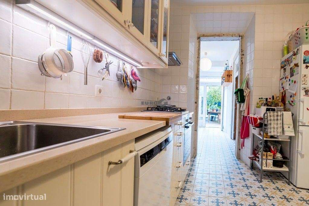 Moradia duplex na Graça com 5 Quartos e Jardim-21