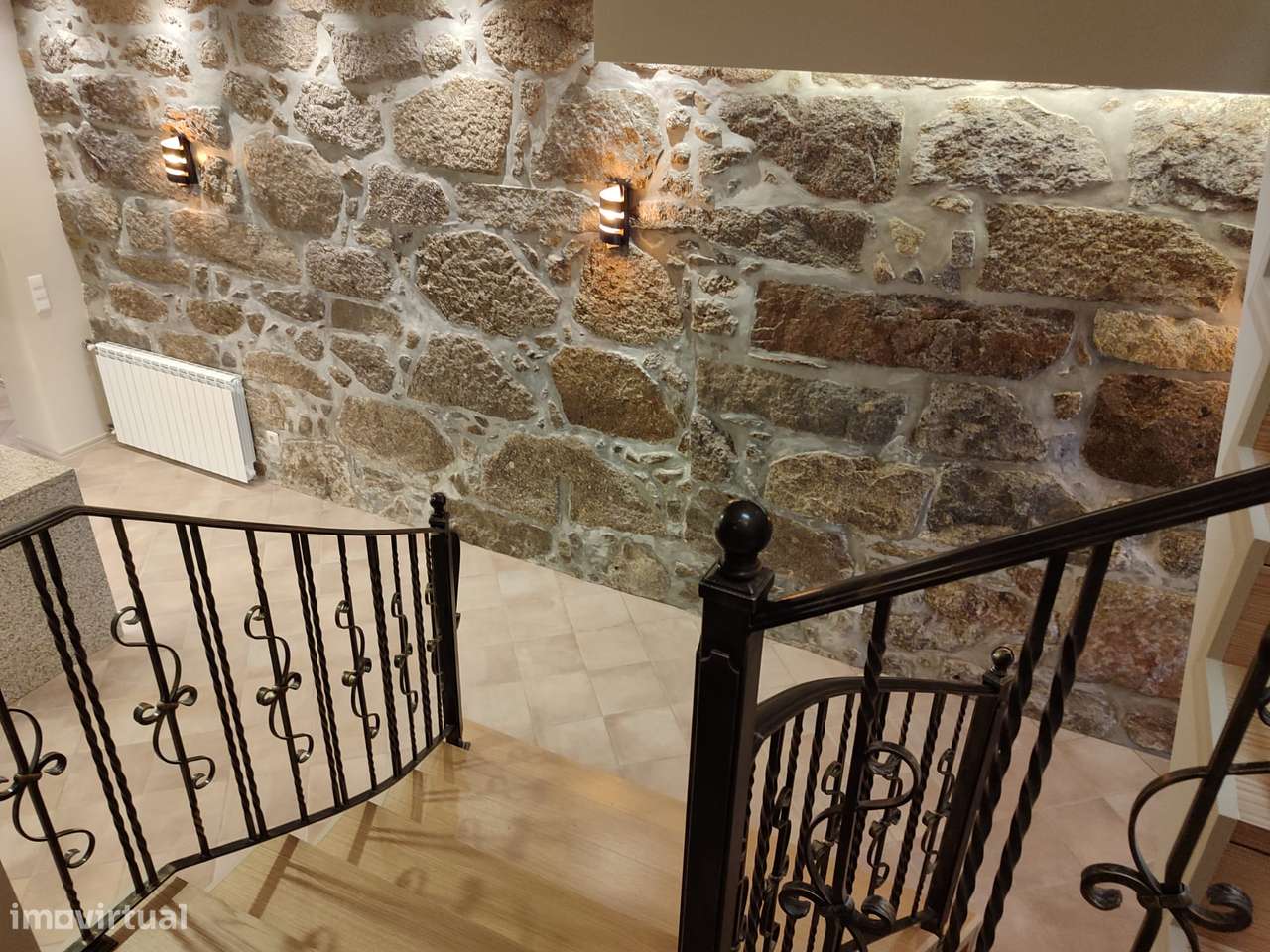 Excelente Moradia  2 frentes + Garagem + Terraço c/ Barbecue + Jardim-29