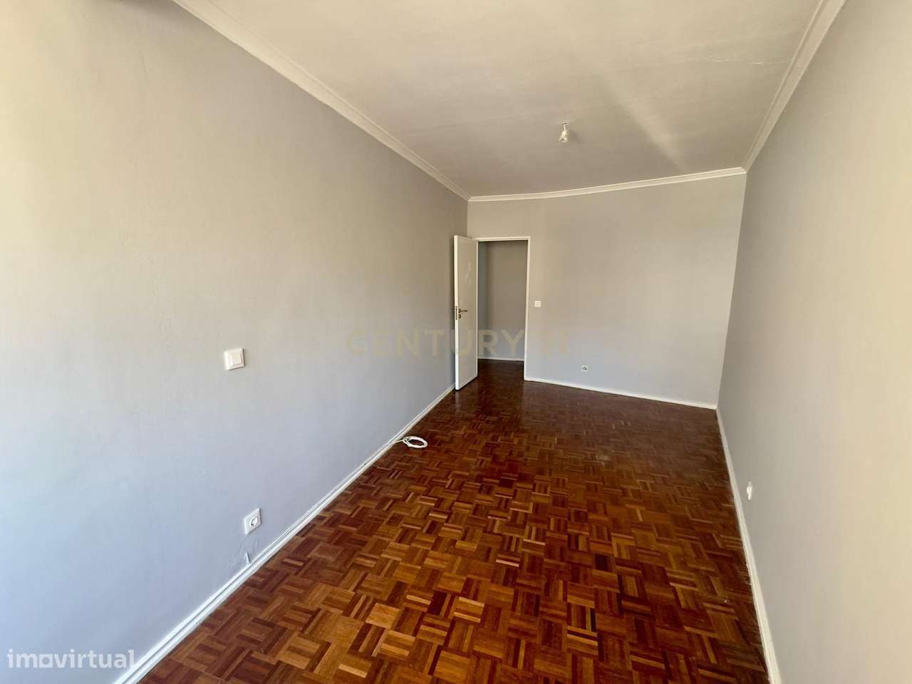 T3 com cave em São Pedro do Estoril – Versatilidade e localização priv-13