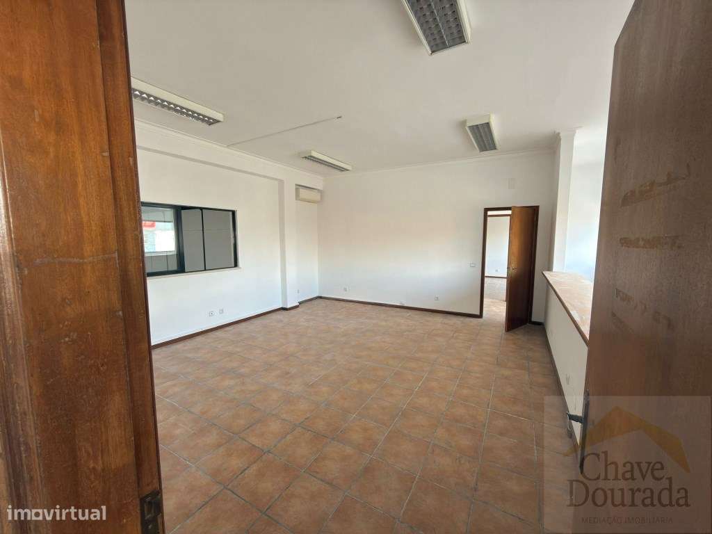 Dois armazéns - Taveiro-24