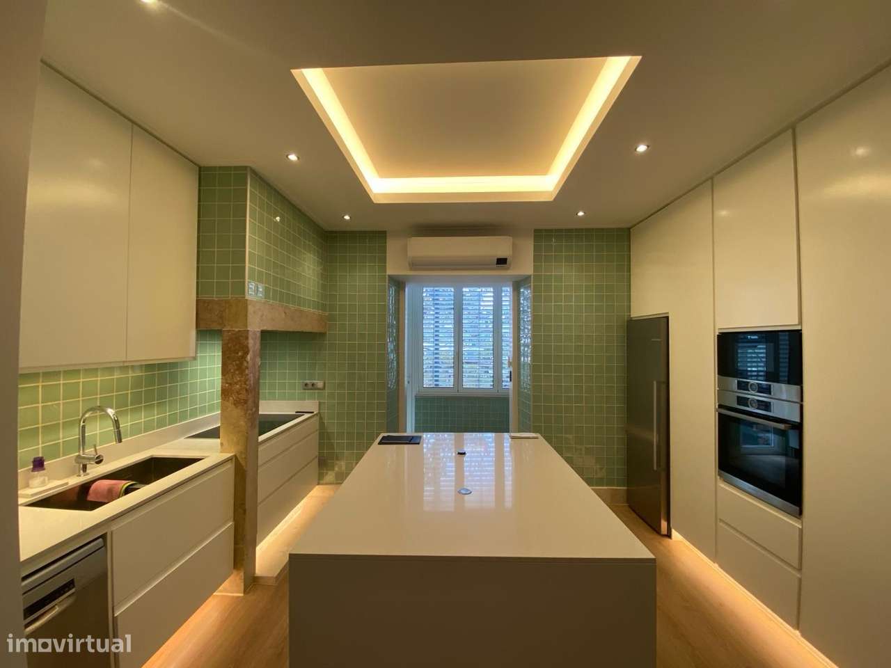 Apartamento T4 com varanda, Avenidas Novas, Lisboa - Grande imagem: 4/27