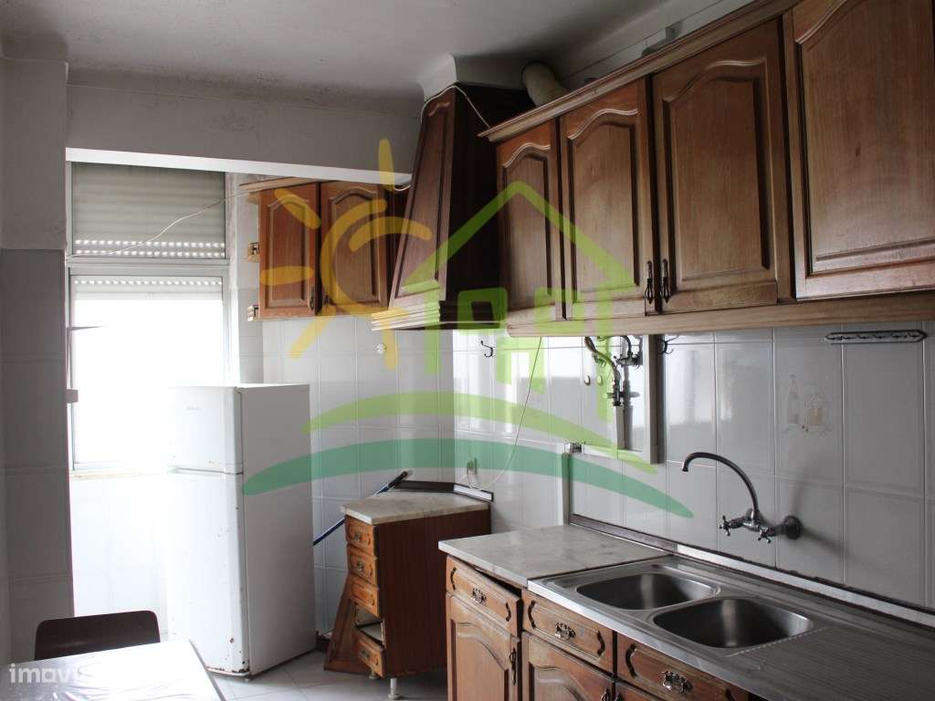 T3 Olival Basto a 10 min a pé do Metro-10