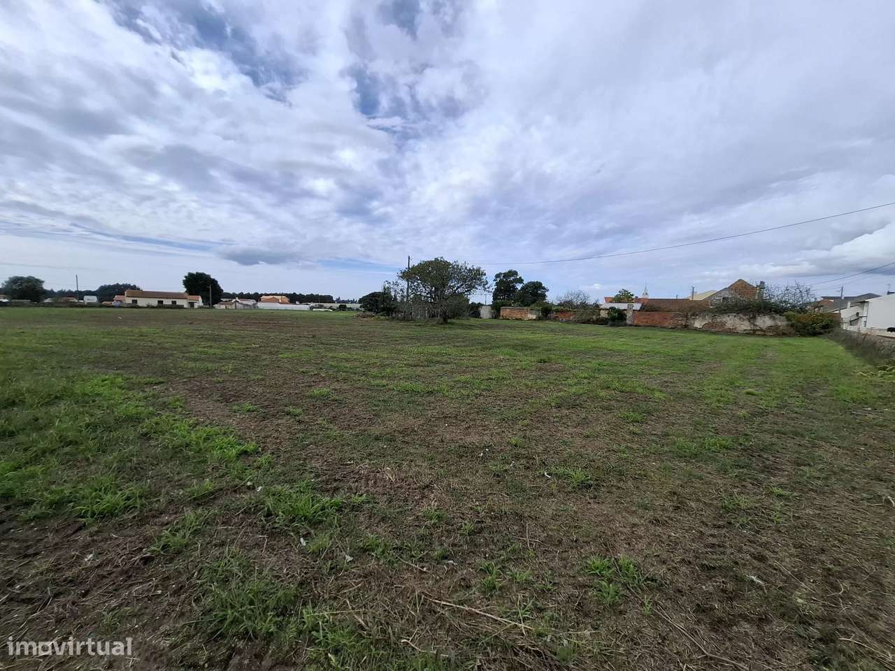 Terreno de 8.300 m²  no centro da Marinha das Ondas - Grande imagem: 4/20