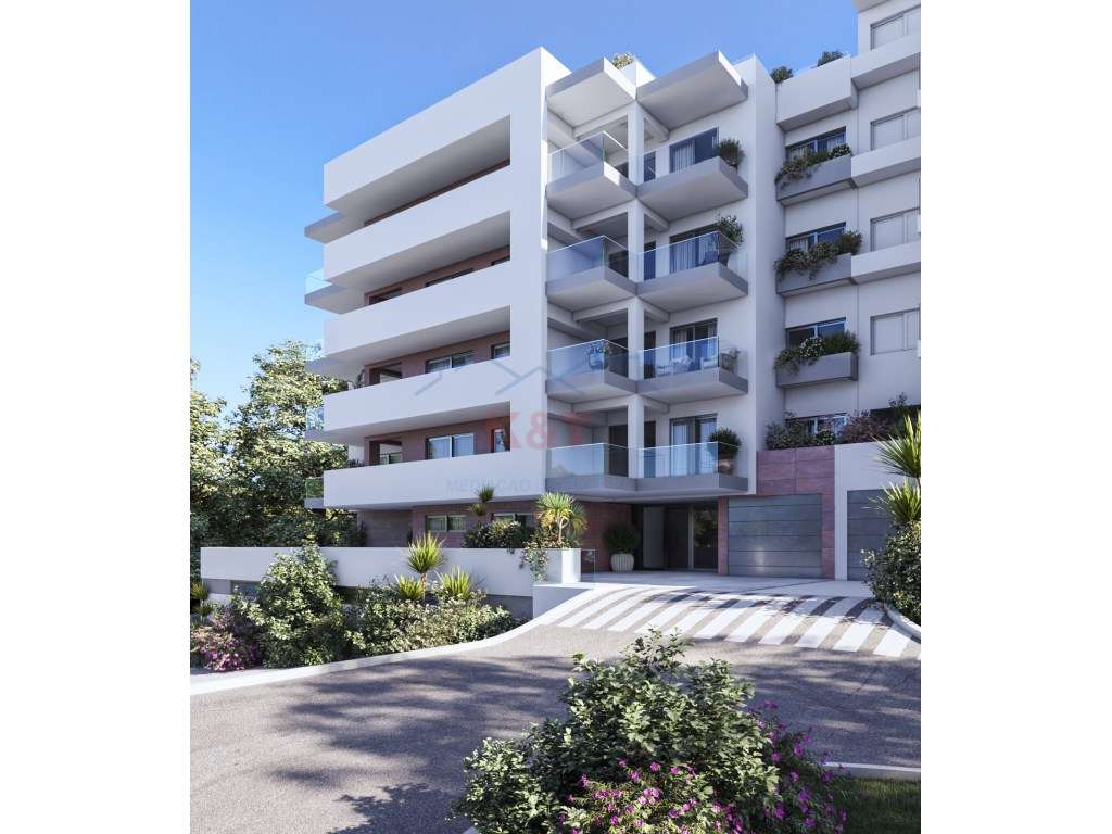 Apartamento T3 Novo com varandas espaçosas e piscina-8