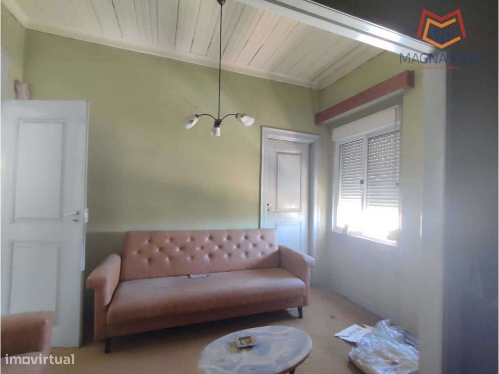 Moradia em Propriedade Total com 3 apartamentos T3, + 1 apartamento...-55