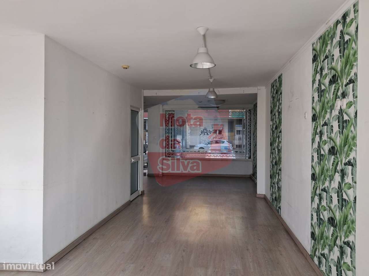 Excelente Loja na Cova da Piedade (Centro Sul) Almada - Grande imagem: 2/12