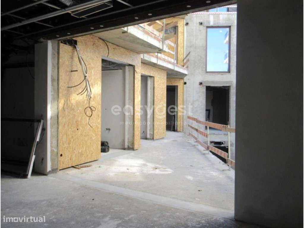 Fantástico Apartamento T2 de Luxo no centro da Vila - Lourinhã - Grande imagem: 5/15