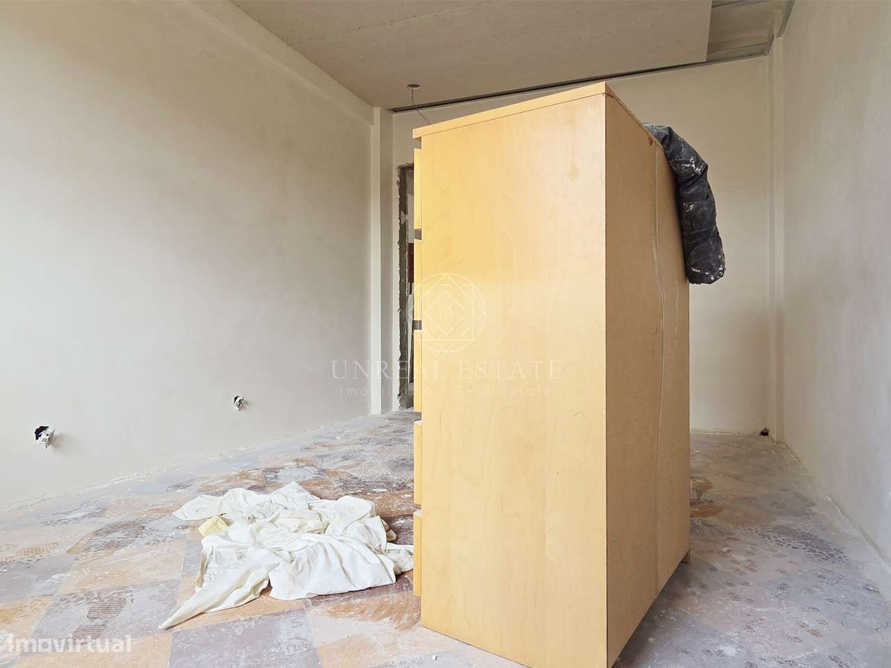 Apartamento T3 em Remodelação com Terraço de 80 m² e Parqueamento | Se-33