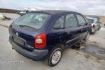 Far dreapta Citroen Xsara Picasso 1  [din 1999 pana  2004] seria Minivan 2.0 HDI (90 hp) MT diesel - 4