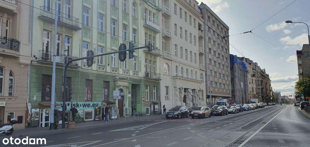 Kamienica pod Atlasami, winda, dworzec-11