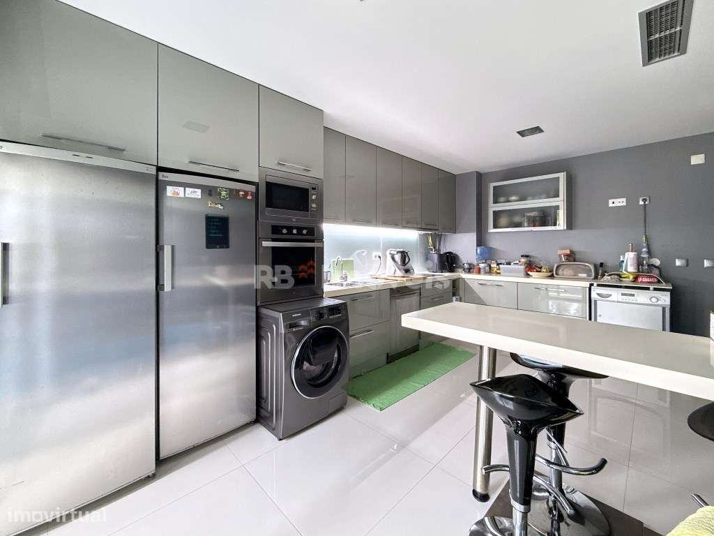 Apartamento T3 em condomínio privado com piscina-39