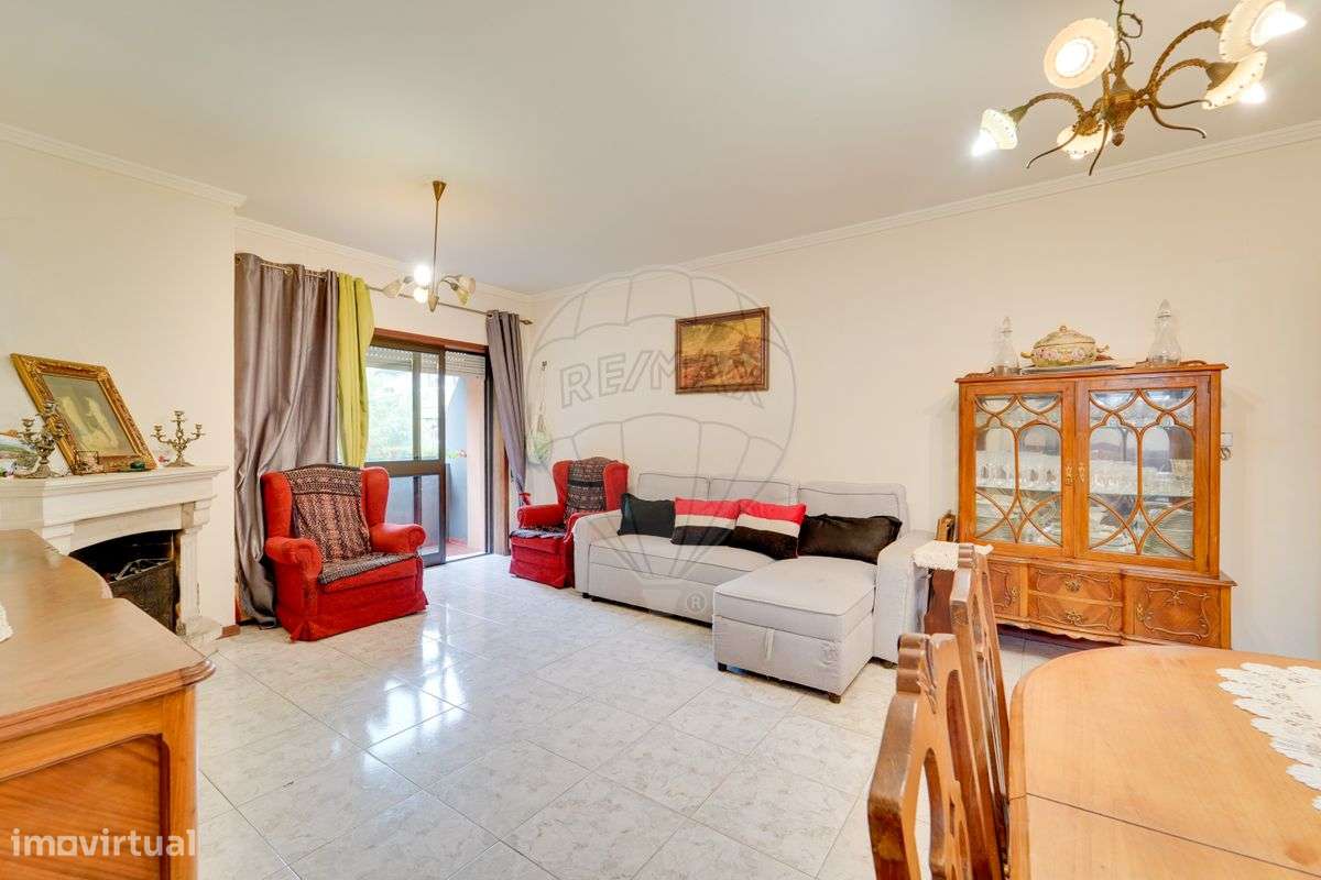 Apartamento T2 - Esgueira-0