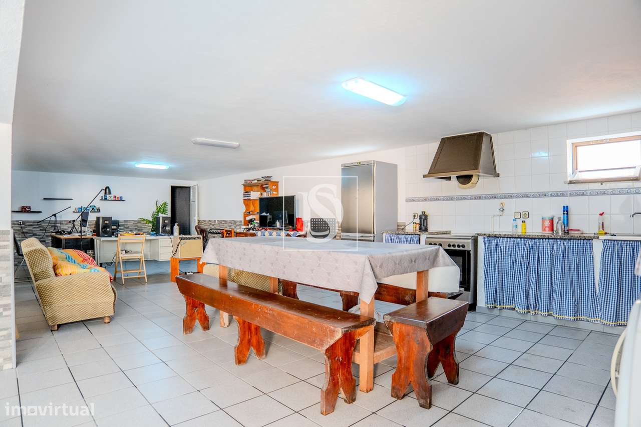 Moradia T3 + Lote Urbano 384m2 | Urb. Casal Tocha, Torres Novas-24