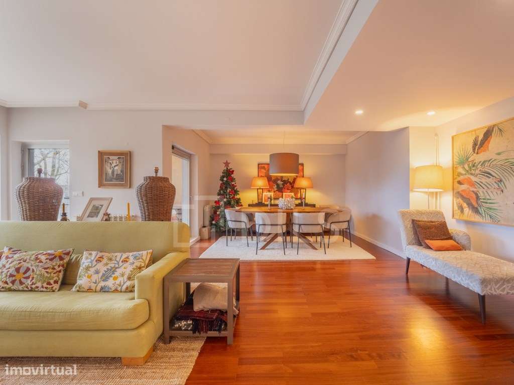 Apartamento T3, com varanda e garagem, na Foz do Douro - Grande imagem: 3/35