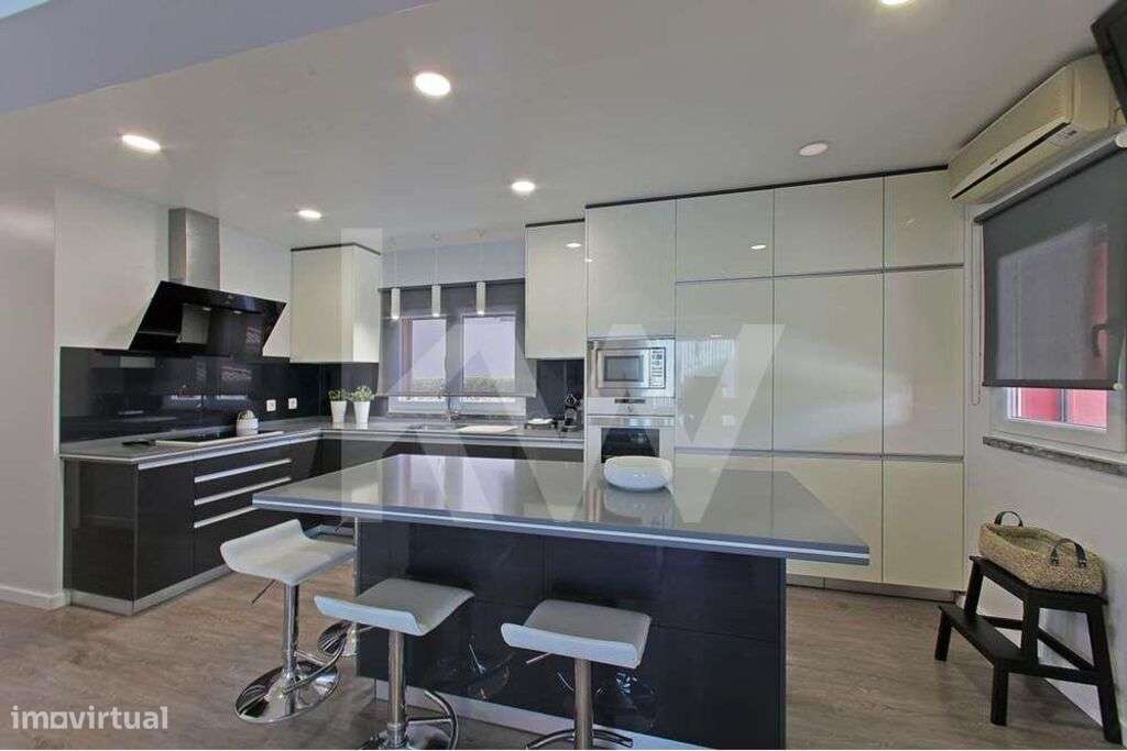 Fantástica moradia com piscina na Quinta das Laranjeiras - Fernão Ferr - Grande imagem: 5/33