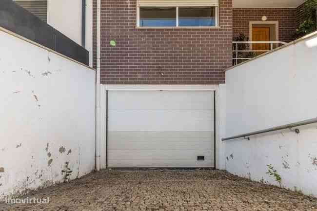 Espetacular Moradia em Banda T4 com jardim  em Sequeira - Braga-26